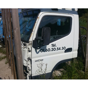 Кабина Mitsubishi Fuso Canter голая без проводки 2006 г (б/у)