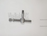 Болт ролика натяжного ремня 2 MD119431